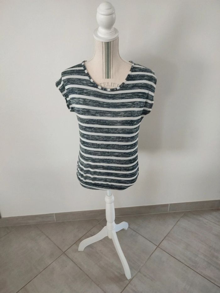 Haut manches courtes femme taille 38 et 40 Kiabi