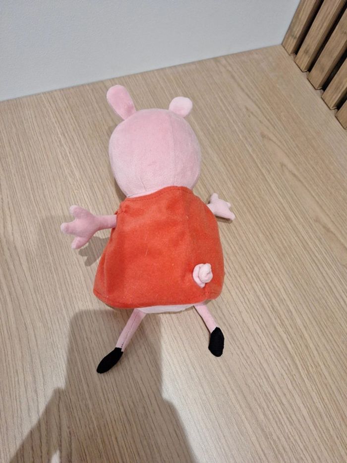 Peluche Peppa Pig 28cm - photo numéro 2