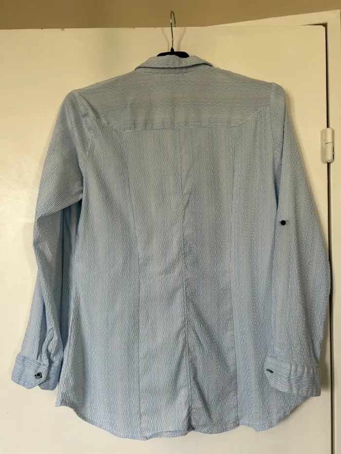Chemise bleue - photo numéro 3