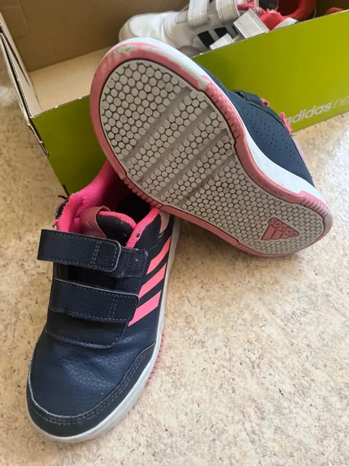 Basket adidas enfant taille 31 - photo numéro 3