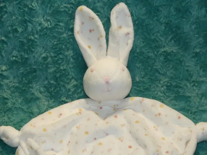 Doudou plat lapin blanc petites étoiles bouchara 🐰tbe - photo numéro 2