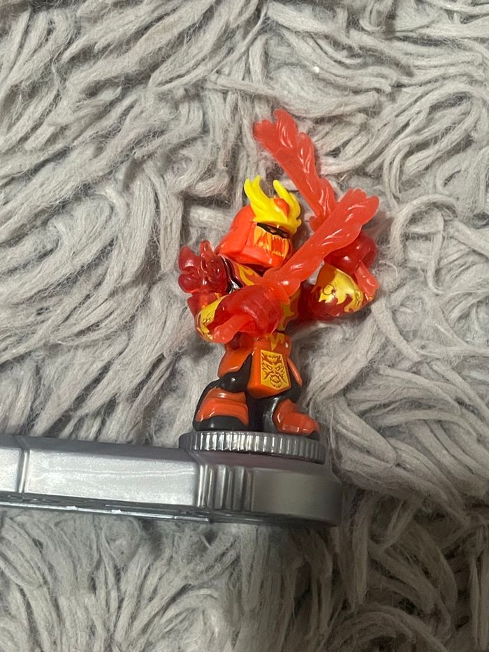 4 figurines Akedo - photo numéro 2