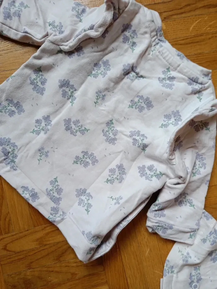 Pull fleurs violet et tee shirt assorti 1 mois 54cm Vertbaudet - photo numéro 4