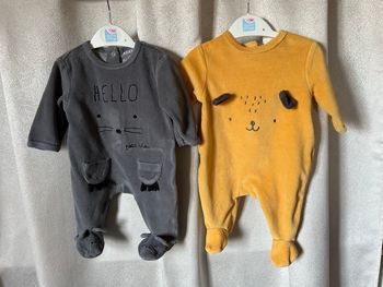 2 pyjamas velours 1 mois Kiabi