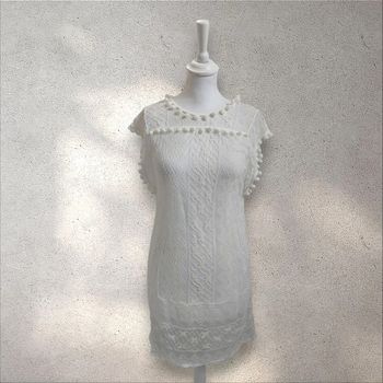 Robe en dentelle blanche et pompons taille S