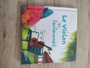 Le violon qui fanfaronnait