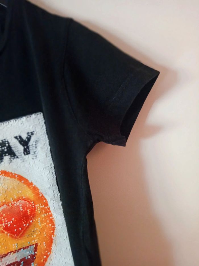 Joli Tee-shirt noir. Taille 9 ans - photo numéro 7