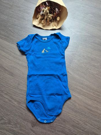 Beau body manches courtes Petit bateau 18 mois