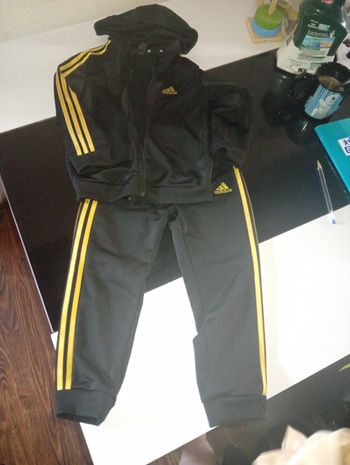 Survêtement adidas 3.4 ans