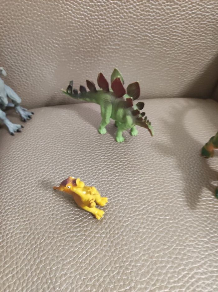 lot dinosaures - photo numéro 3