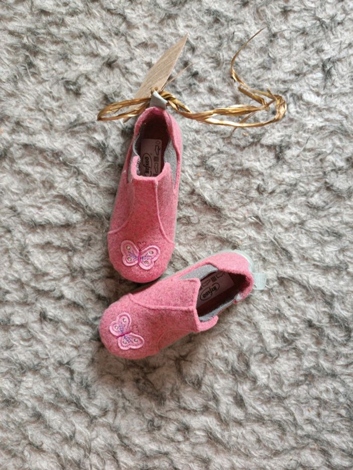 Chaussure taille 23 fille neuve avec étiquette