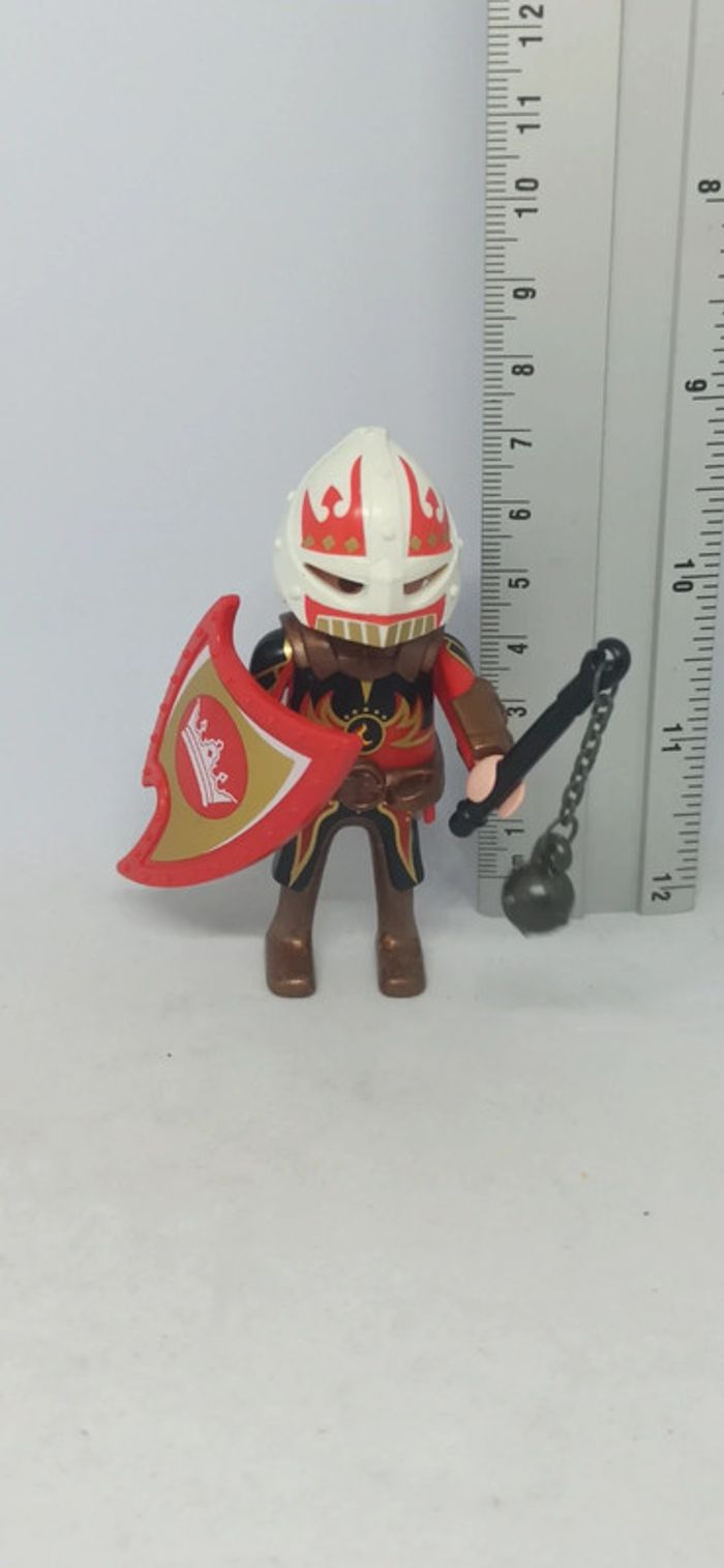 Homme chevalier avec casque blanc playmobil