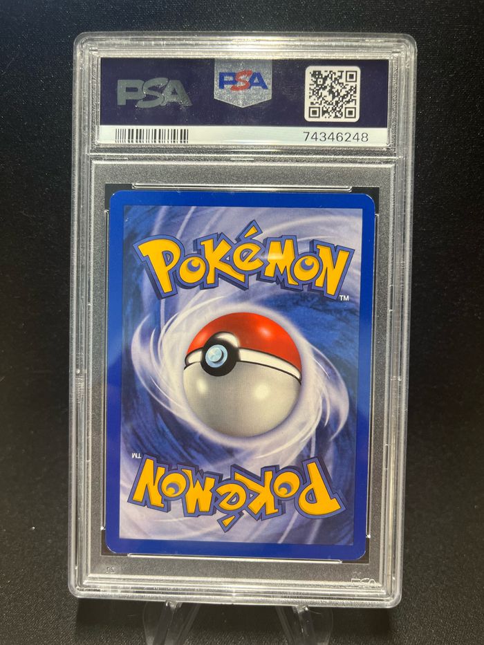 Carte Pokémon Loupio 55/111 Neo PSA 8 - photo numéro 2