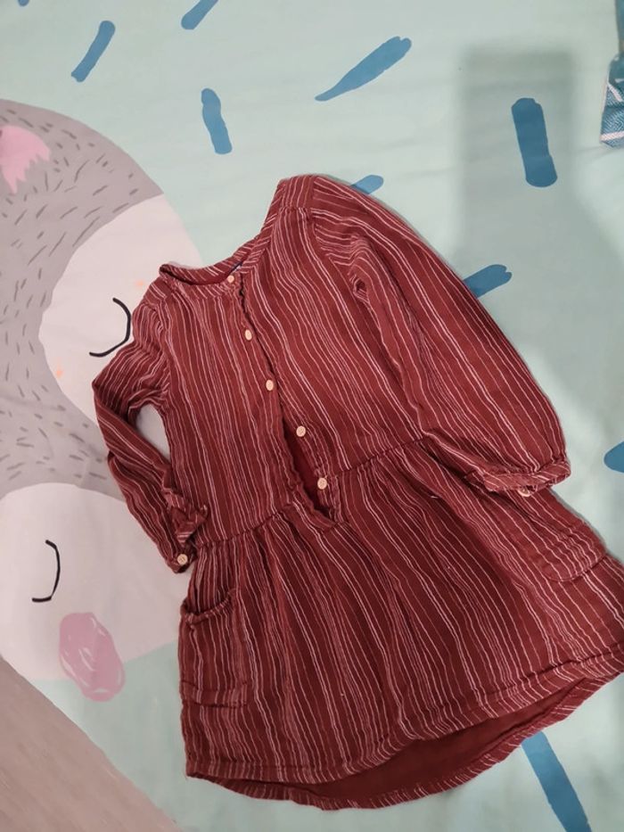 Robe kiabi 4 ans très bon etat - photo numéro 2