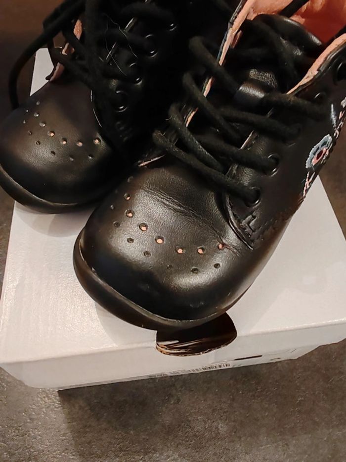 Chaussure bébé - photo numéro 3
