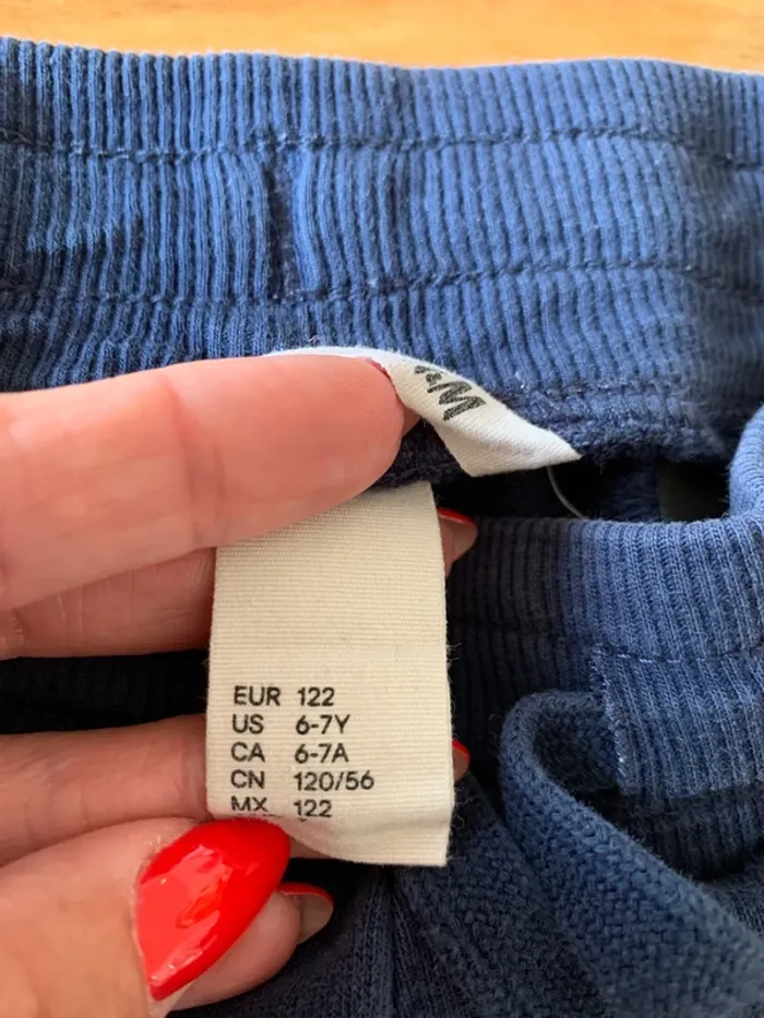 Short h&m taille 6/7 ans - photo numéro 3