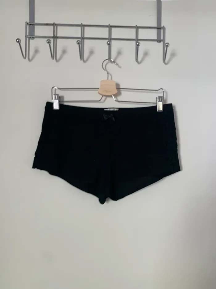 Short noir et dentelle modal Undiz taille M