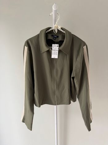 Veste kaki taille 38 kiabi neuve 