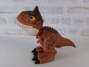 Dinosaure Carnotaurus Toro Jurassic World