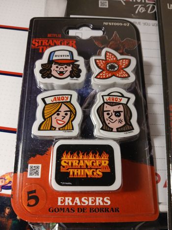 Tableau blanc avec aimant et gomme stranger thing