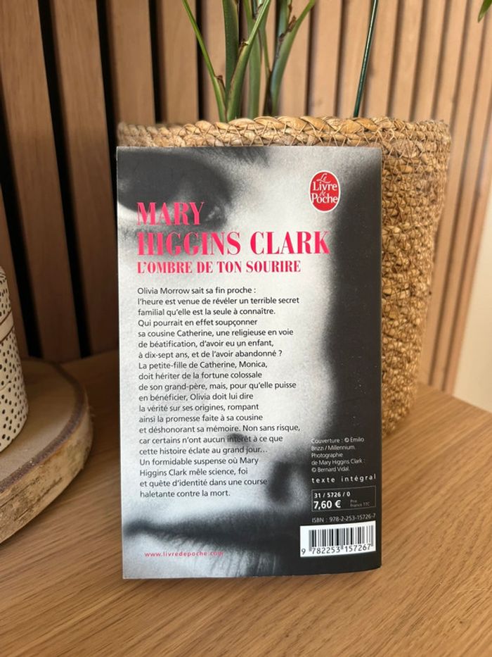 Livre L’ombre de ton sourire - photo numéro 2