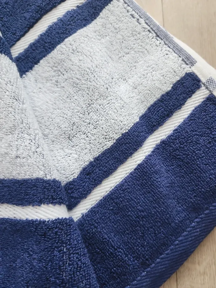 Serviette drap de bain lacoste - photo numéro 5
