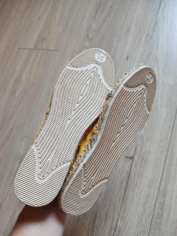 Espadrilles neuves - photo numéro 2
