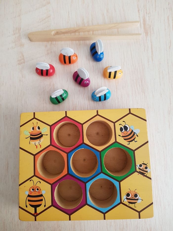 Jeu de tri en bois nid d'abeilles de couleurs - photo numéro 3