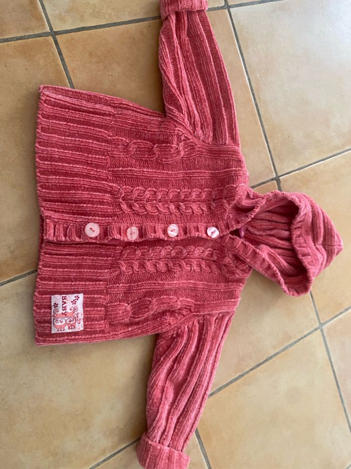 Gilet doux Fuschia très bon état 18-24 mois Kiss Mélodie
