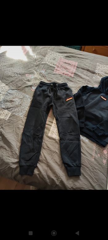 Survêtement ellesse