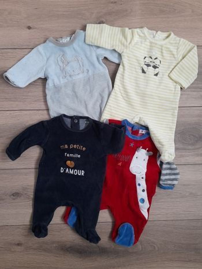 Pyjamas 1 mois