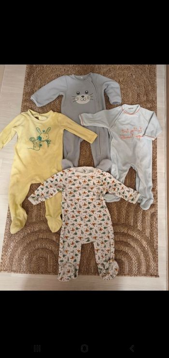 Lot 4 pyjamas 12 mois