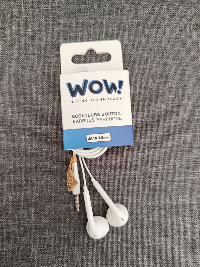 Écouteurs filaires neufs