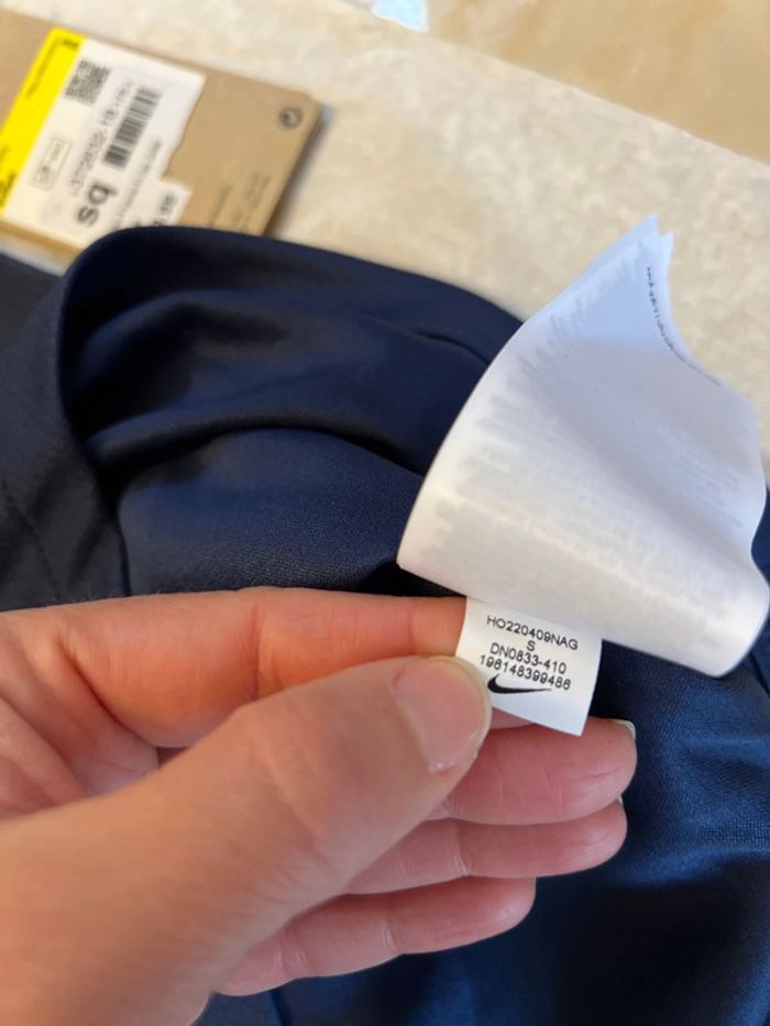 Maillot de foot Nike, équipe de France avec 2 étoiles taille 8/10 ans authentique neuf - photo numéro 6