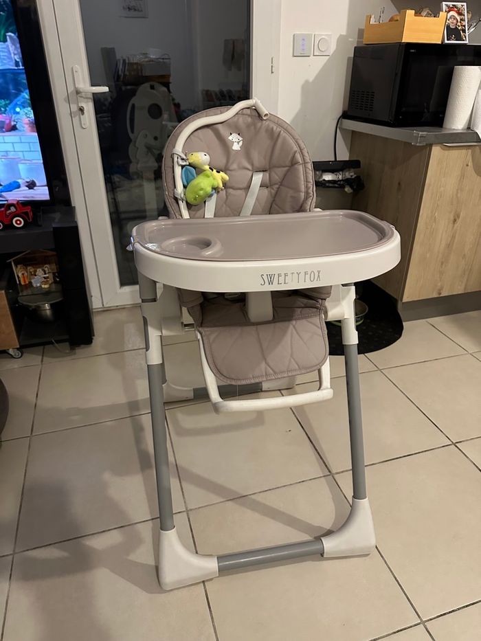 Chaise haute grise sweety fox réglable et pliable