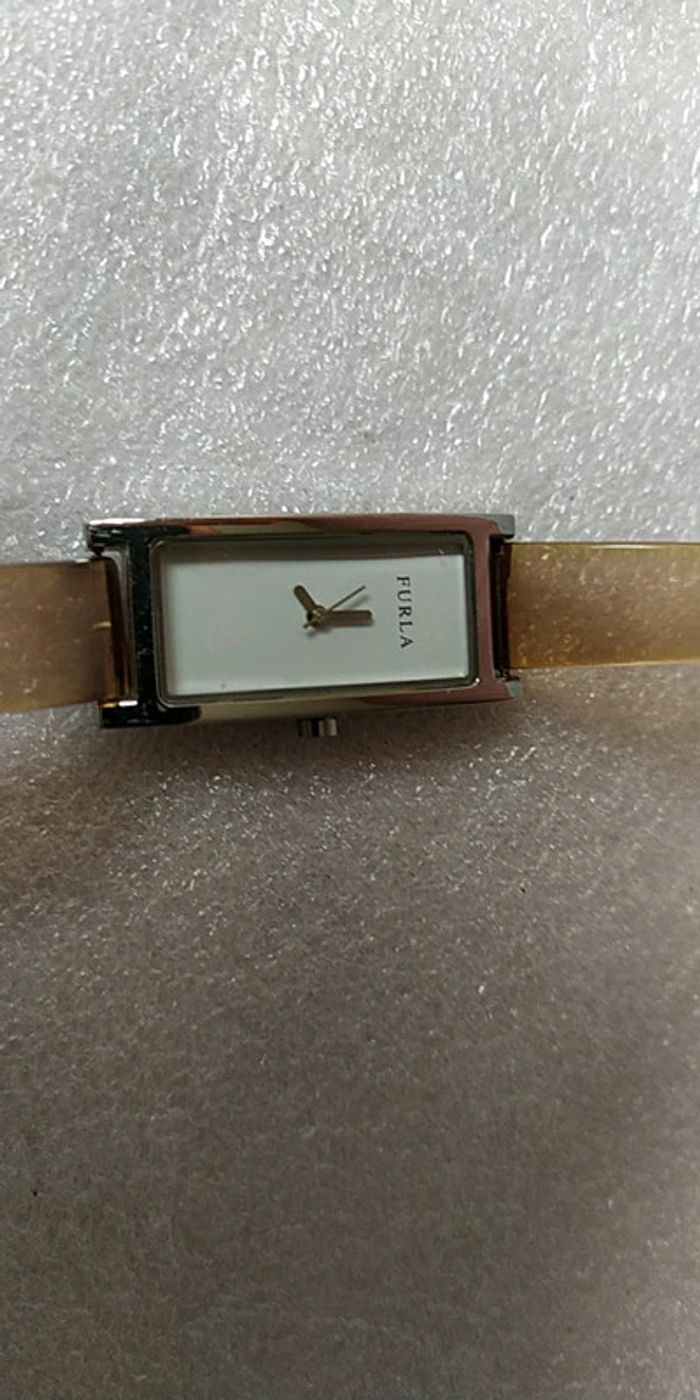 Montre Furla en très bon etat - photo numéro 3