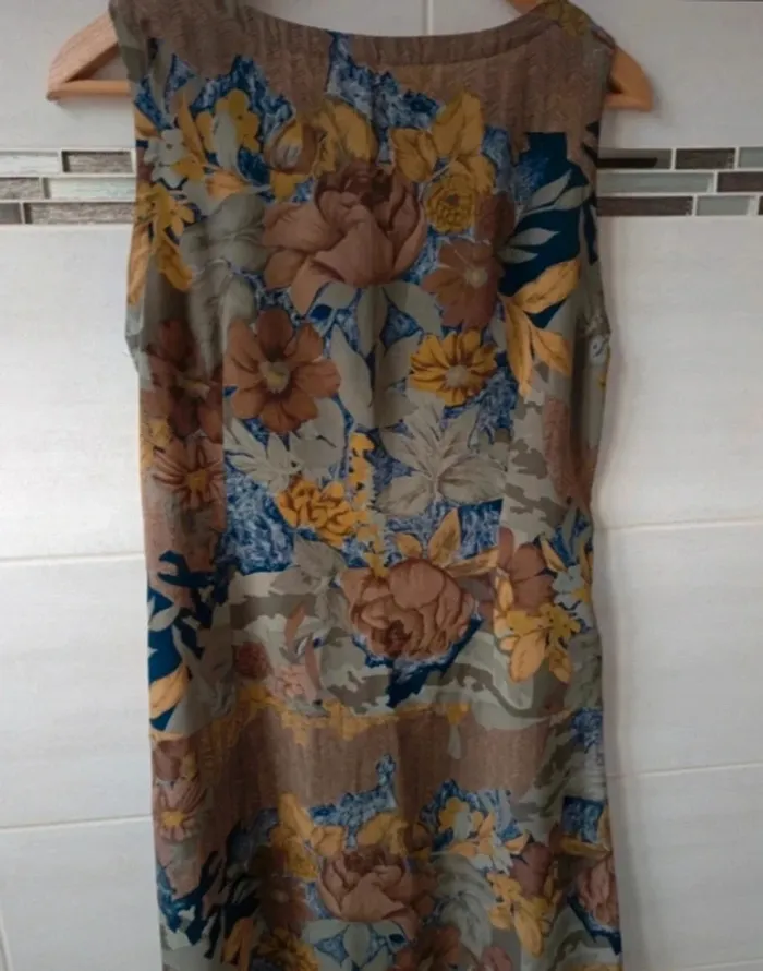 Superbe robe à fleurs, taille légèrement basse, t.S - photo numéro 4