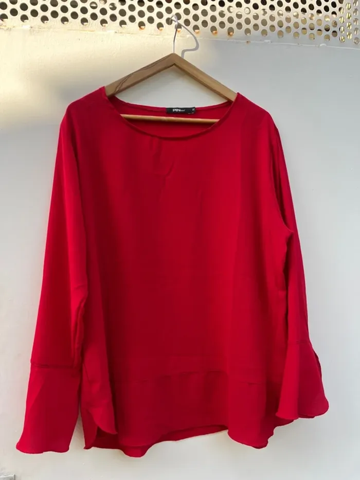 Blouse rouge - photo numéro 3
