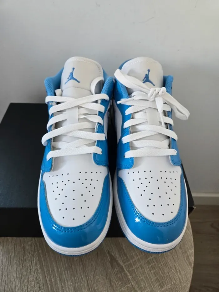 Nike air Jordan 1 low taille 40 neuves blanc bleu - photo numéro 4