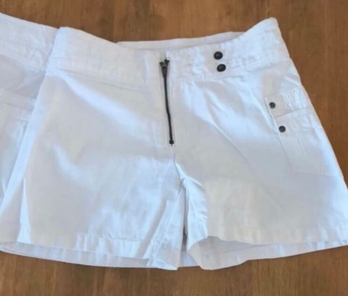 Jupe short blanche - photo numéro 6