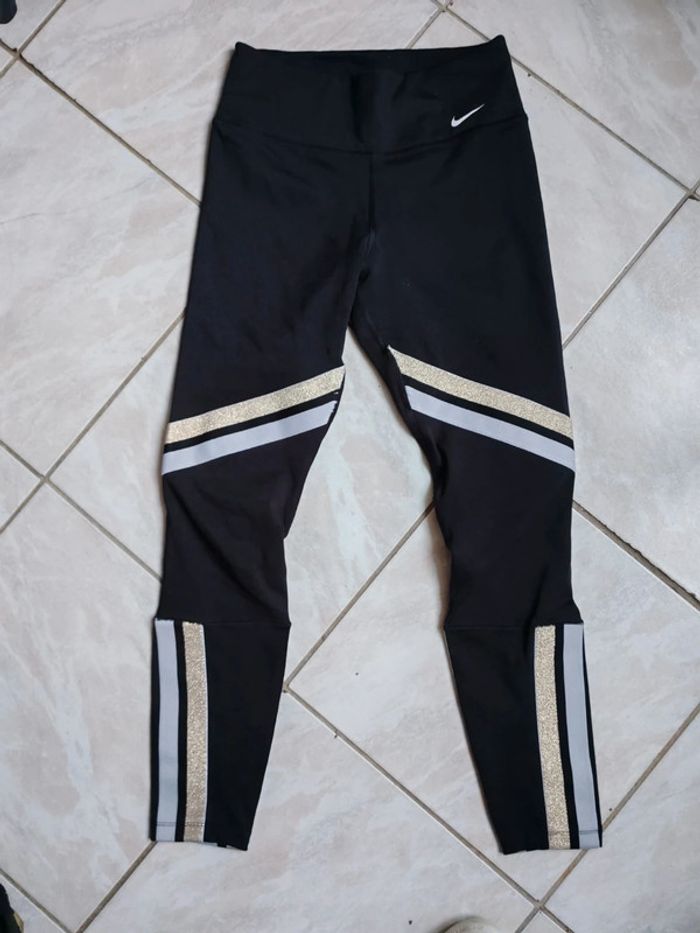 Legging de sport Nike taille s - photo numéro 2