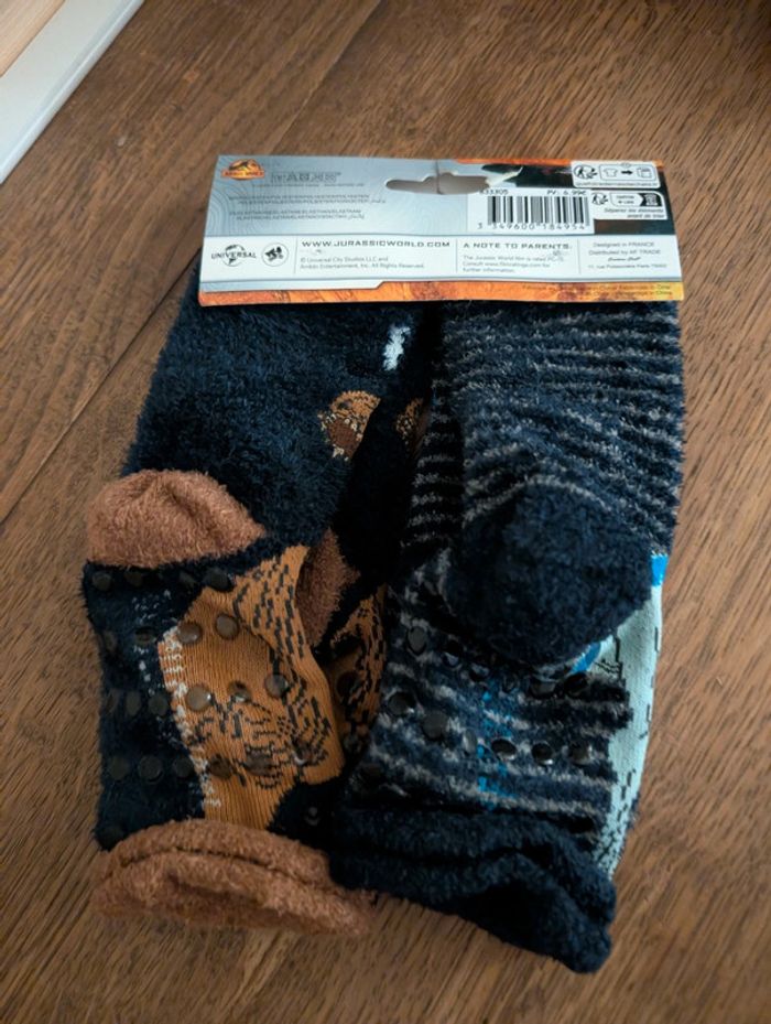 Chaussettes Jurassic world neuves 27/30 - photo numéro 2