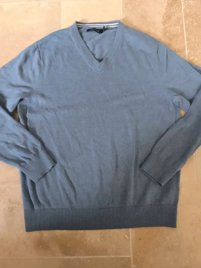 Pull col V homme Nautica bleu clair M excellent état