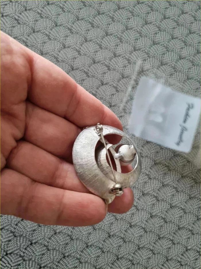 Broche avec perle et strass - photo numéro 3