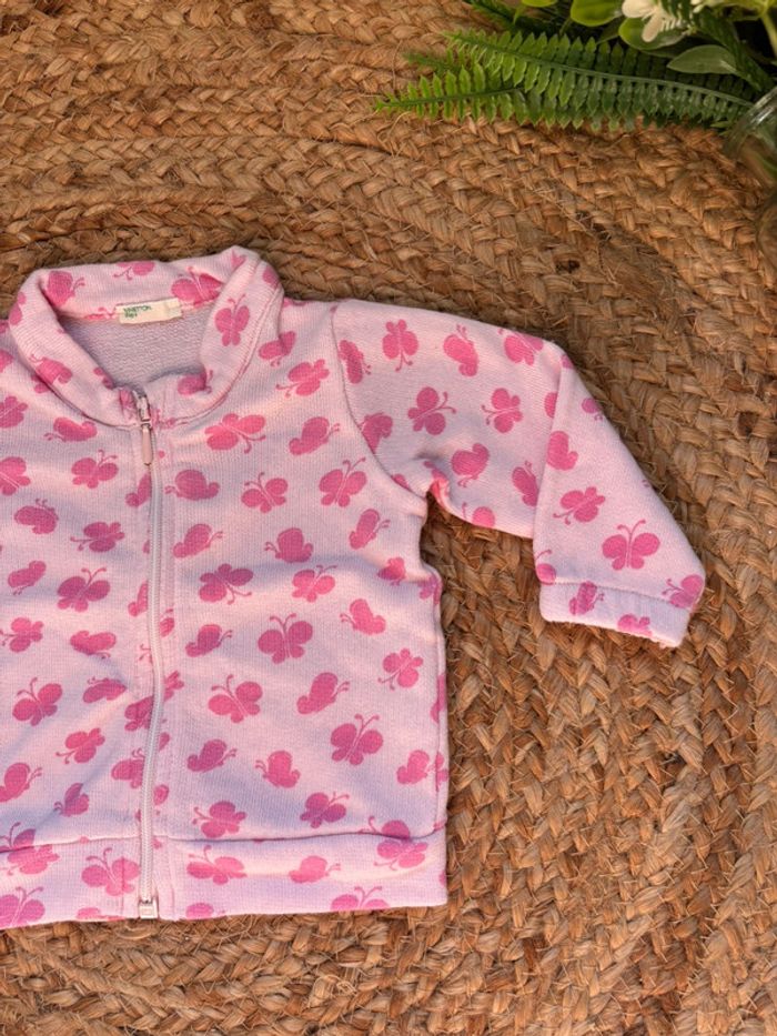 🌺Gilet zipper rose claire au motif papillon rose foncé Taille 1-3mois/56cm🌺 - photo numéro 2