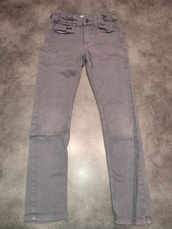 pantalon skinny en jean gris