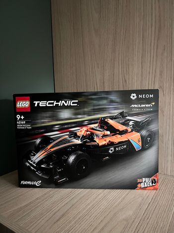 Lego technic 42169 Neom McLaren Formula E Race Car