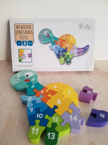 Puzzle spinosaure en bois chiffres et couleurs