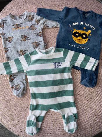 Lot de pyjamas