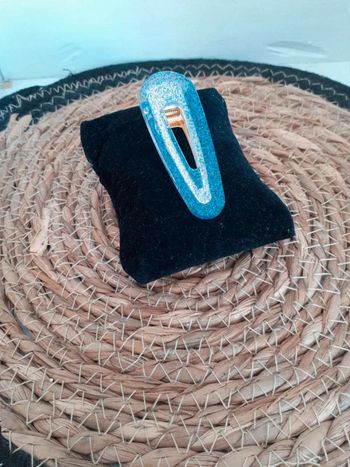 Barrette cheveux  bleu transparent pailletée  n°16